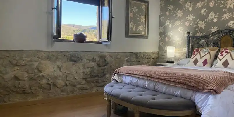 Dormitori de Casa o xalet en venda en Entrambasaguas amb Jardí privat, Terrassa i Traster