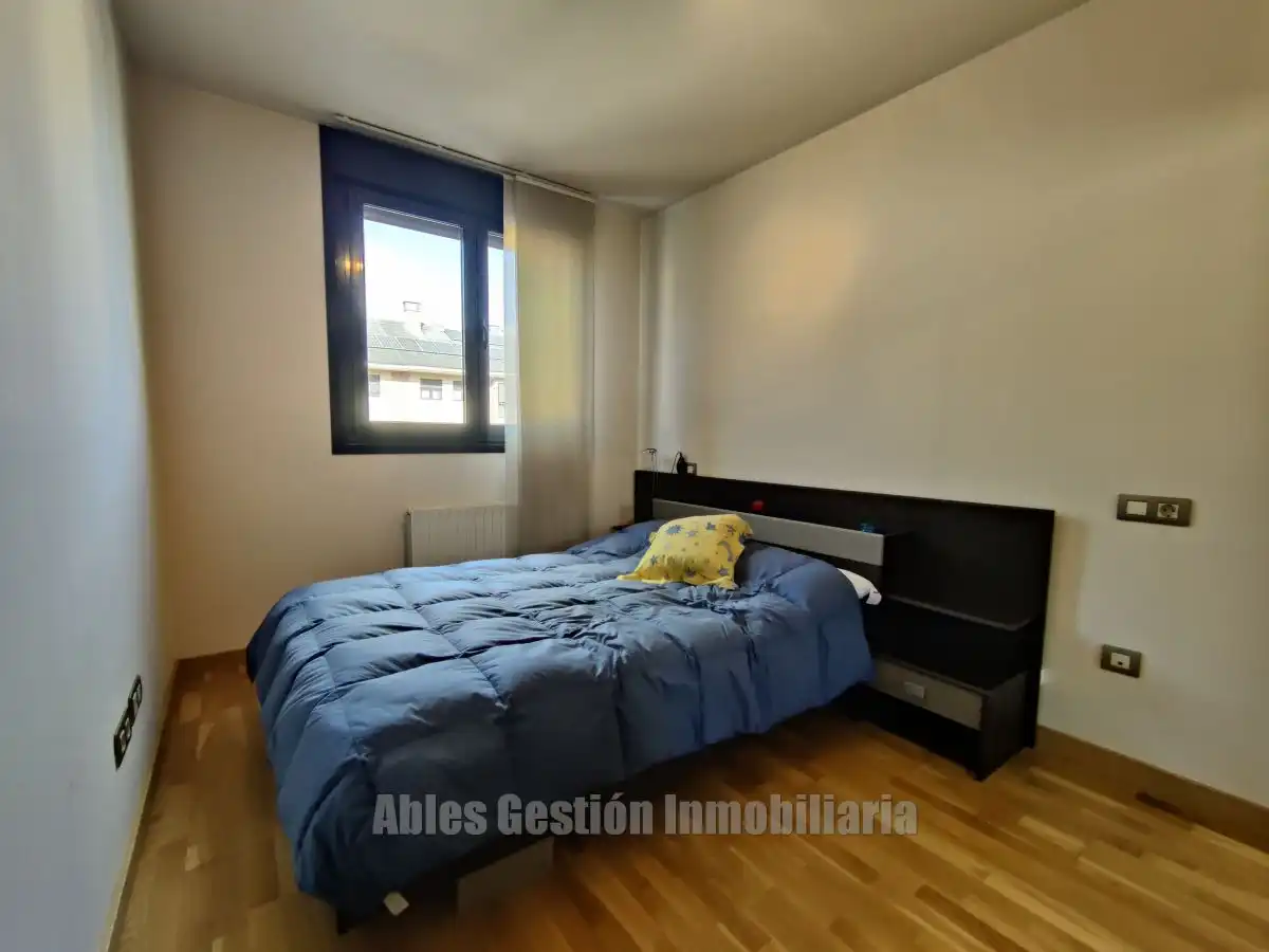 Habitación de Piso de alquiler en Oviedo  con Calefacción y Terraza