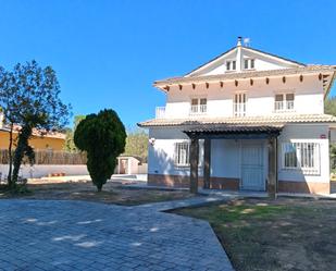 Vista exterior de Casa adosada en venda en Vidreres amb Piscina