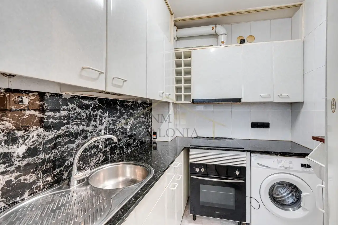 Kitchen of Flat for sale in Barcelona  with Alarm