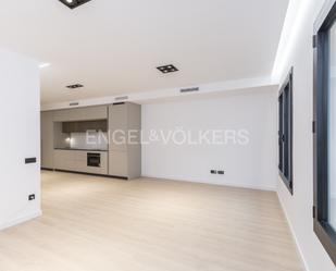 Sala d'estar de Apartament en venda en  Barcelona Capital amb Aire condicionat i Terrassa