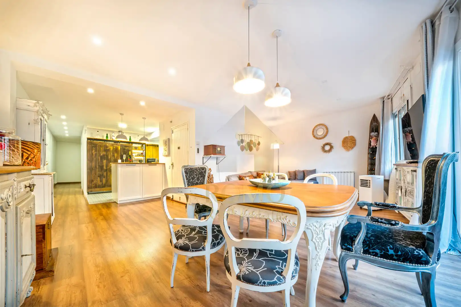 Comedor de Piso en venta en Santa Perpètua de Mogoda con Calefacción, Parquet y Terraza