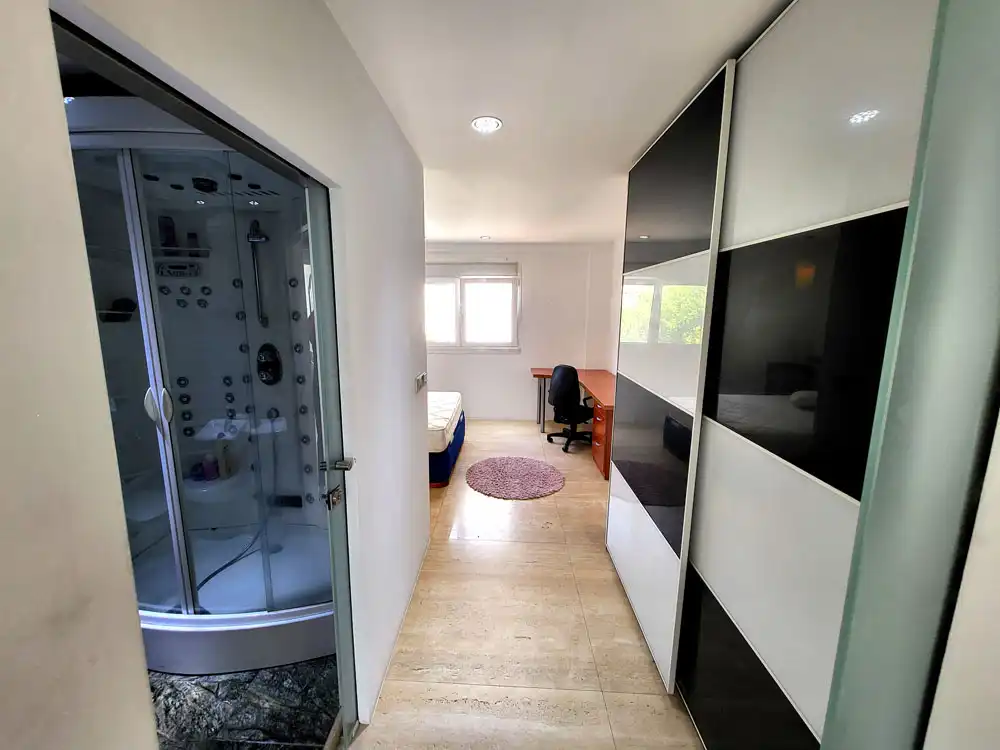 Habitación de Piso de alquiler en Vigo  con Amueblado, Horno y Lavadora