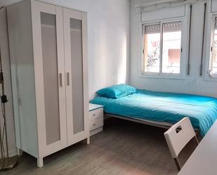 Bedroom of Flat to share in  Barcelona Capital  with Heating and Washing machine