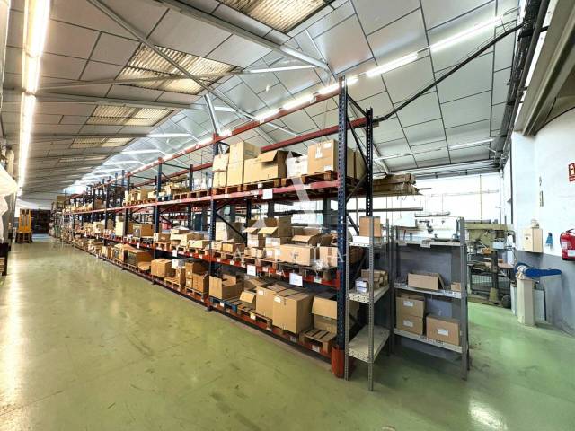 Nave industrial en Alquiler en Travesia Industrial, 11 en Centre