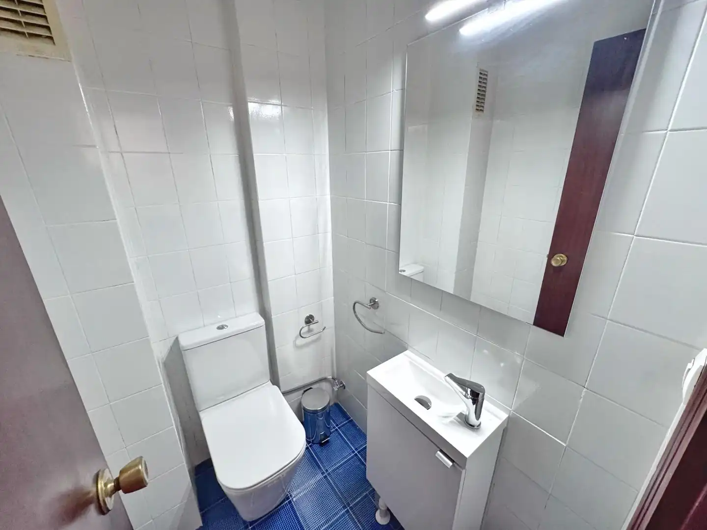 Baño de Piso de alquiler en Petrer con Aire acondicionado, Amueblado y Balcón