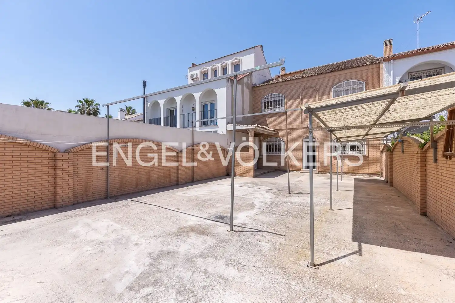 Vista exterior de Casa o xalet en venda en Valencia amb Aire condicionat, Calefacció i Terrassa