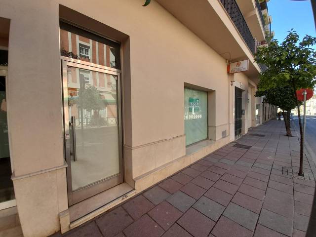 Local comercial en Alquiler en Fernando Pallarés en Cabra