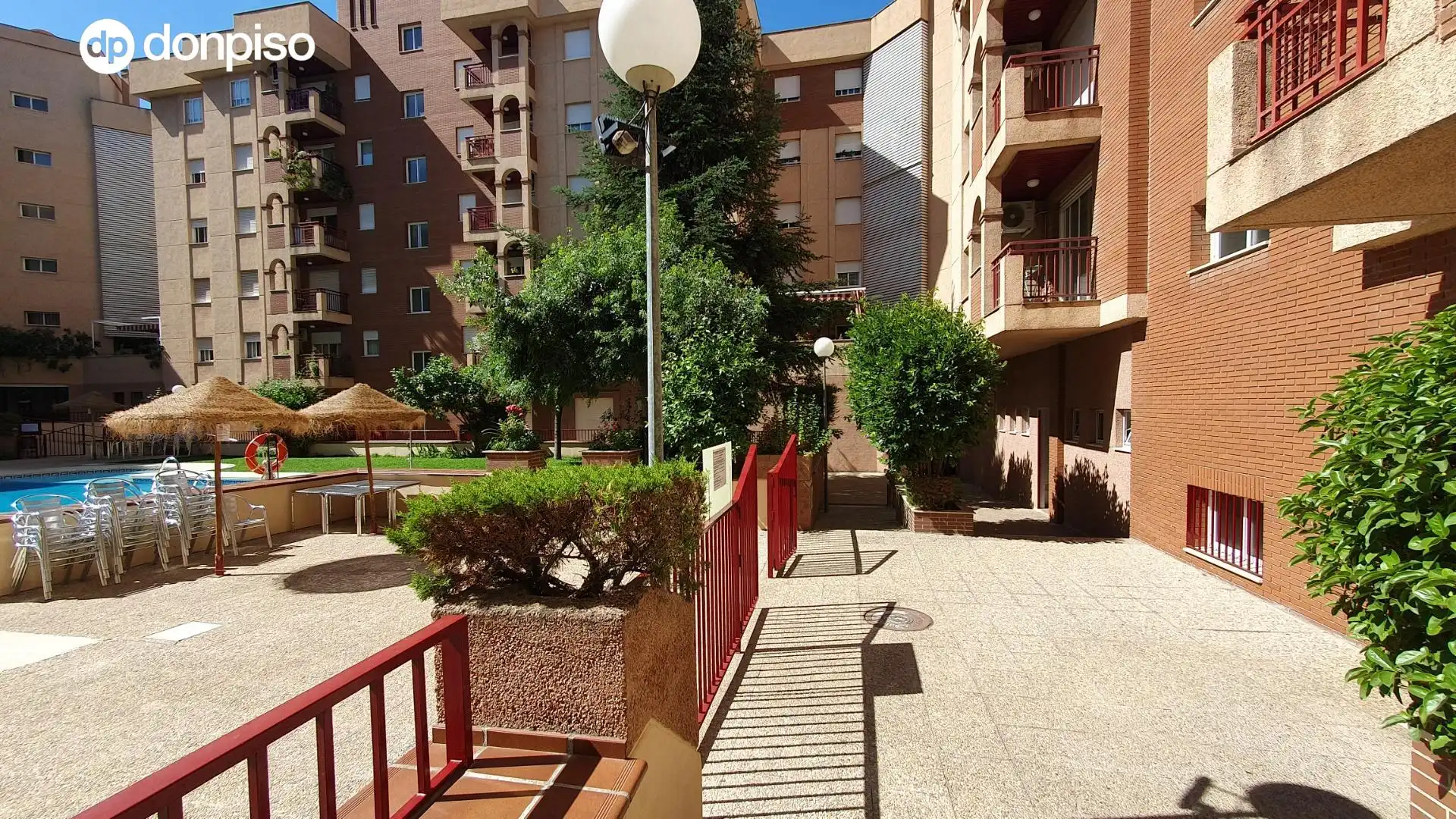 Exterior view of Flat for rent in Granada  with Air Conditioner, Heating and Terrace