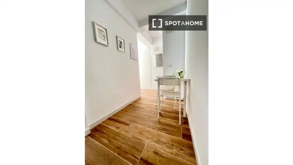 Bedroom of Flat for rent in Sevilla  with Air Conditioner, Heating and Furnished