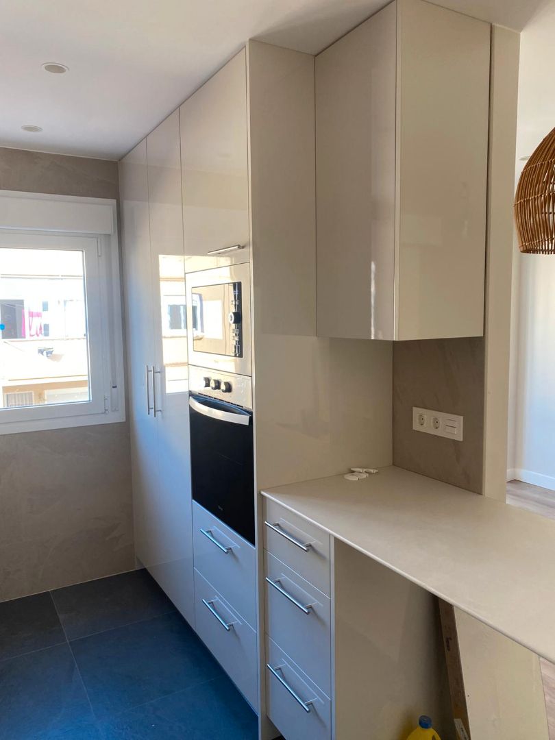 Kitchen of Flat to rent in  Zaragoza Capital  with Heating, Parquet flooring and Oven