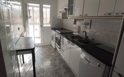 Kitchen of Flat for sale in  Madrid Capital  with Air Conditioner, Heating and Parquet flooring