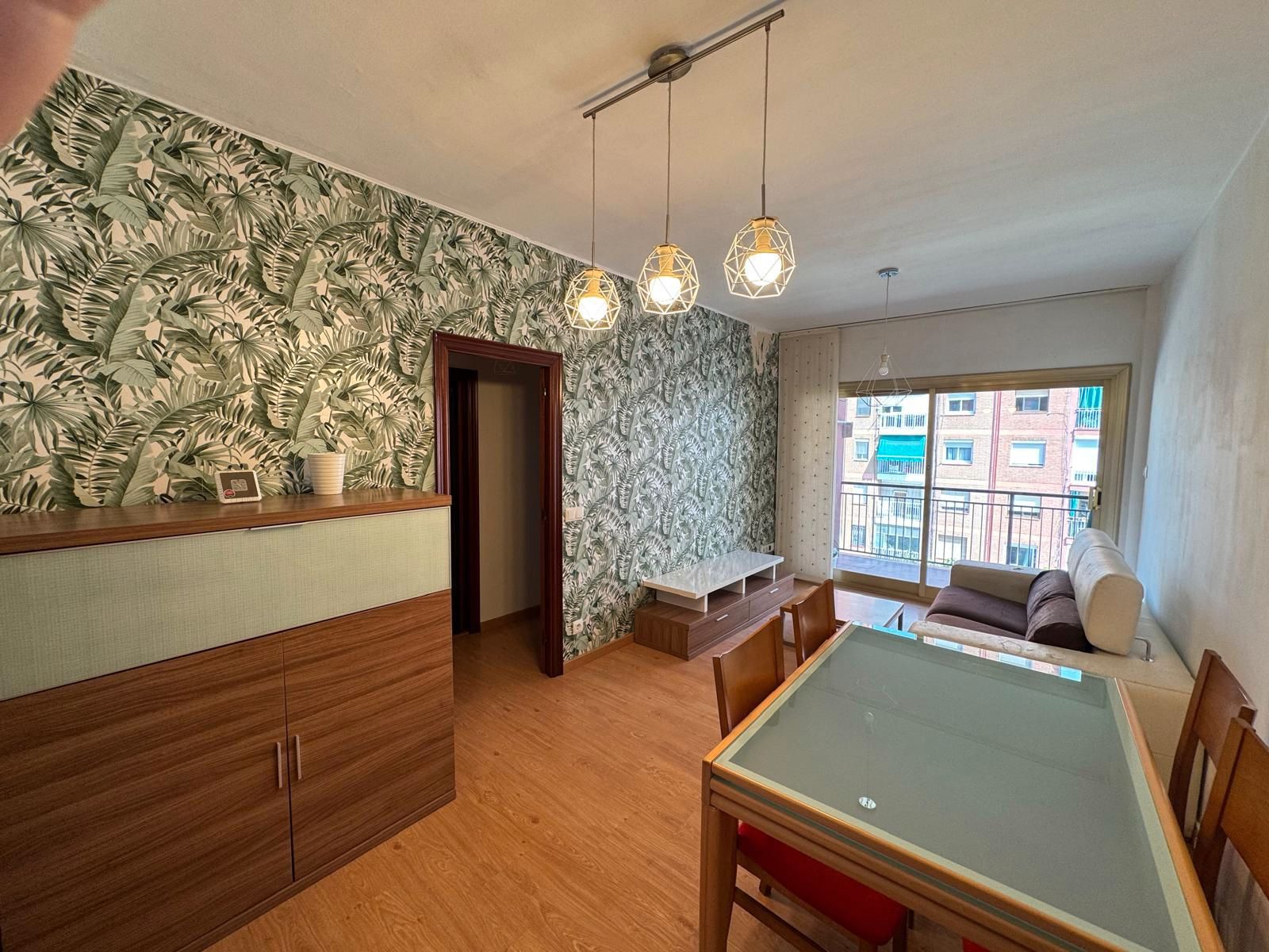 Living room of Flat for sale in Badalona  with Heating, Parquet flooring and Furnished