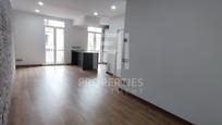 Exterior view of Flat for sale in  Barcelona Capital  with Air Conditioner, Heating and Terrace