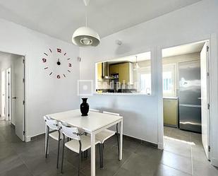 Menjador de Apartament de lloguer en Chiclana de la Frontera amb Aire condicionat, Jardí privat i Traster