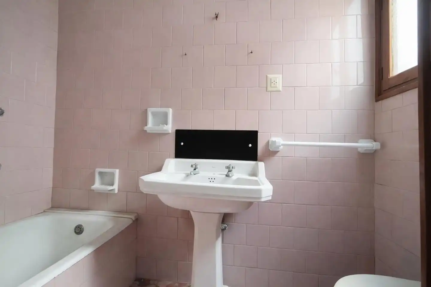 Baño de Piso en venta en Oliva con Balcón