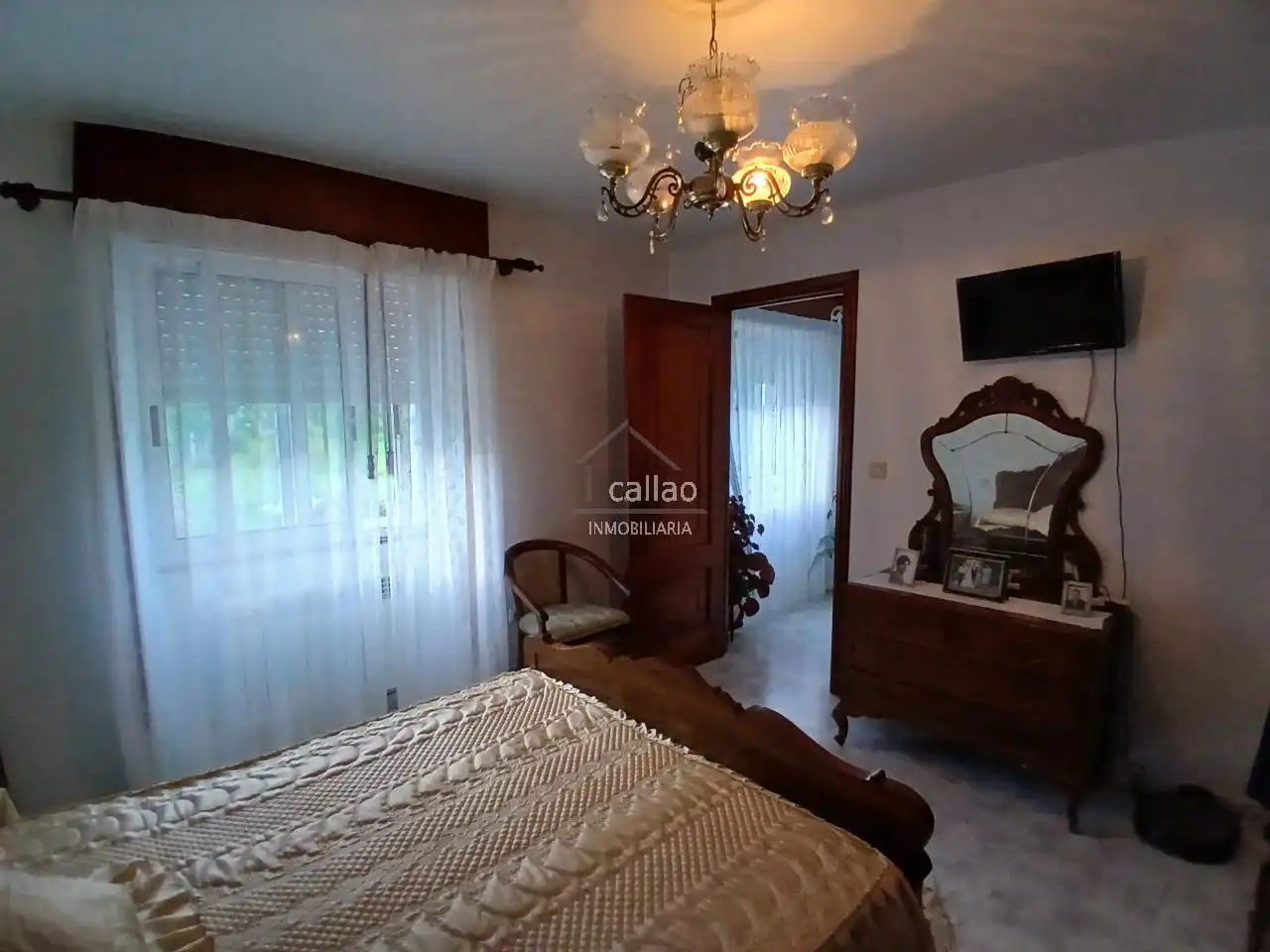 Dormitori de Casa adosada en venda en Ferrol amb Calefacció, Jardí privat i Traster
