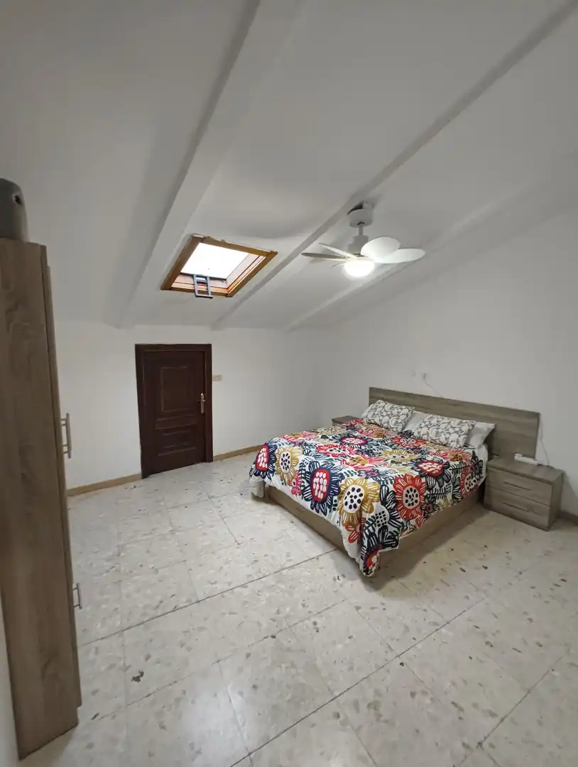 Schlafzimmer von Gebäude zum Verkauf in Marín