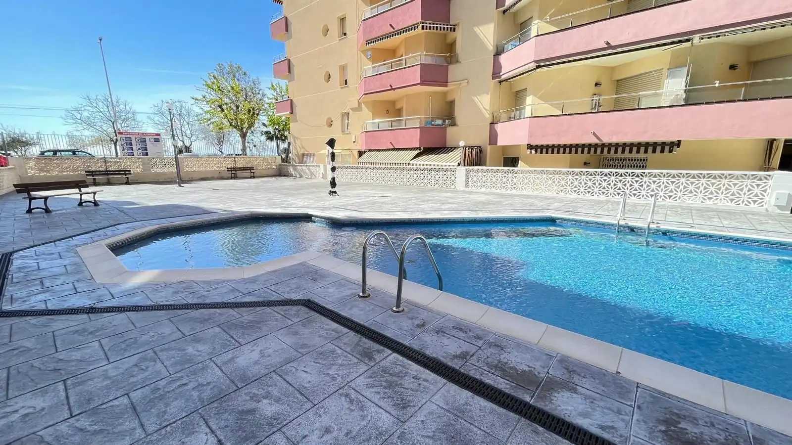 Piscina de Apartamento en venta en Pineda de Mar con Aire acondicionado, Amueblado y Piscina comunitaria