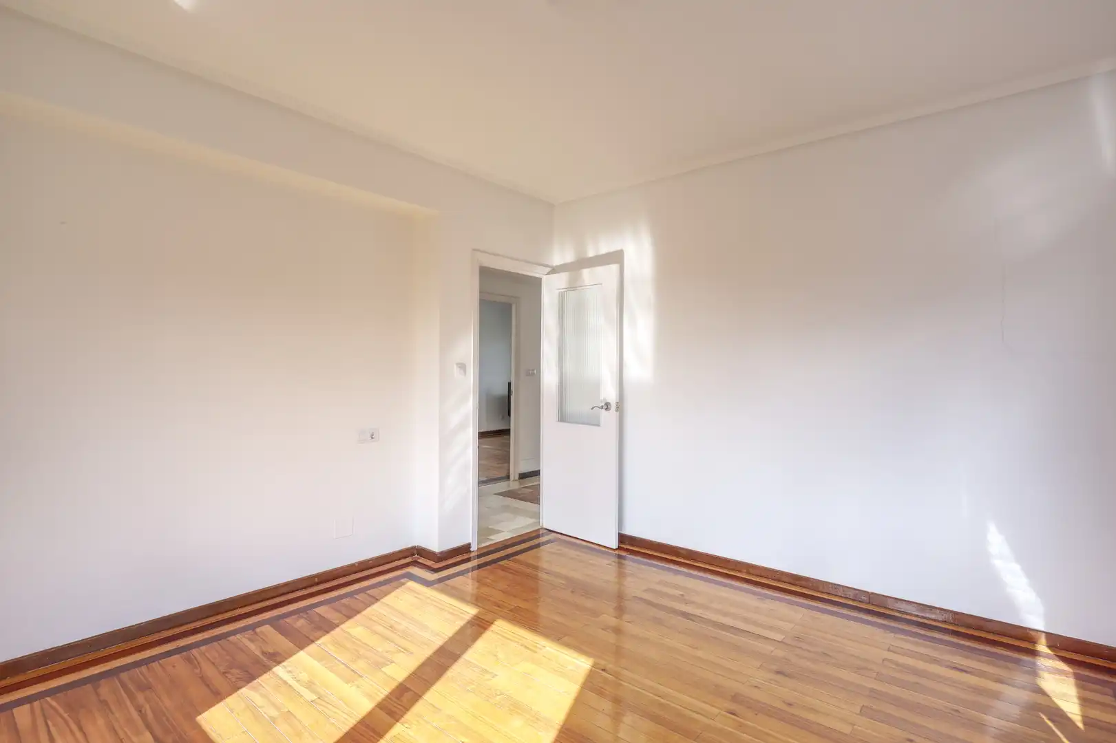 Dormitori de Casa o xalet en venda en Arteixo amb Parquet, Terrassa i Traster