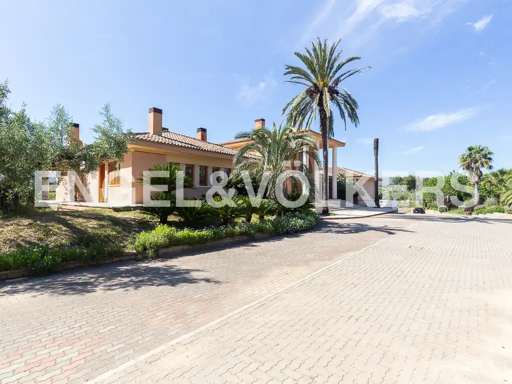 Exterior view of Houses for sale in Ontinyent  with Air Conditioner, Heating and Private garden