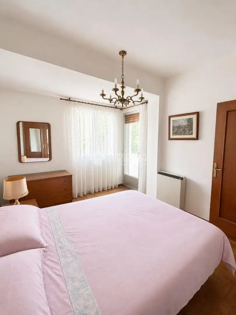 Bedroom of Flat for sale in Madrid  with Air Conditioner, Heating and Balcony
