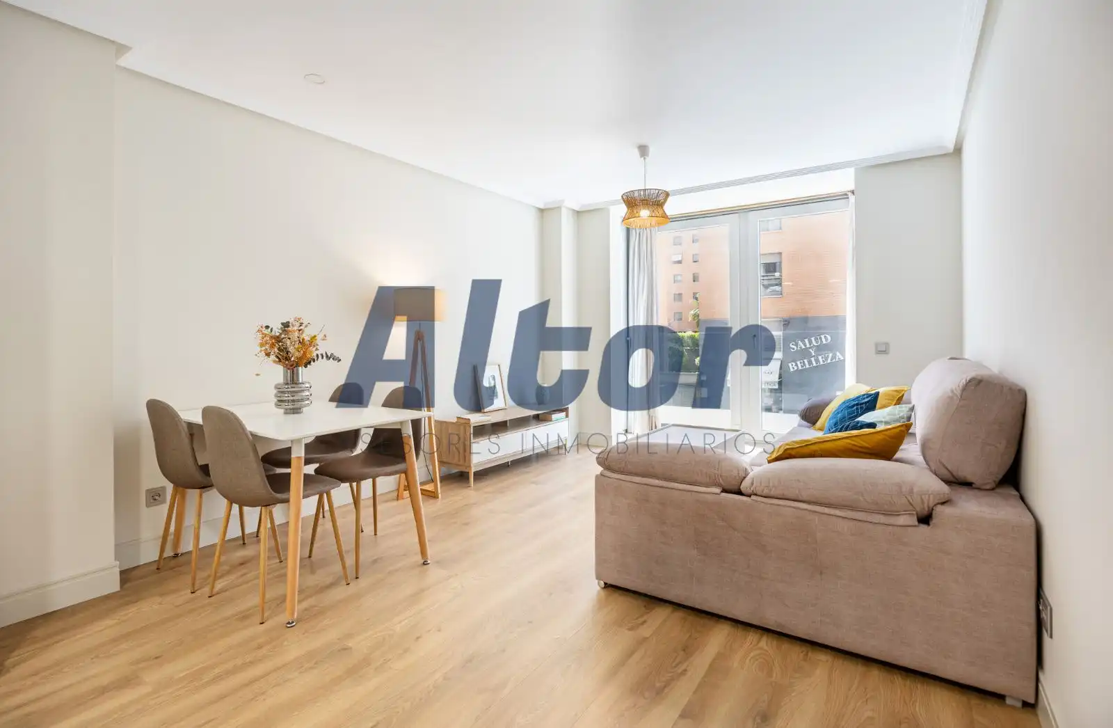 Wohnzimmer von Wohnung zum Verkauf in Madrid mit Klimaanlage, Abstellraum und Schwimmbad