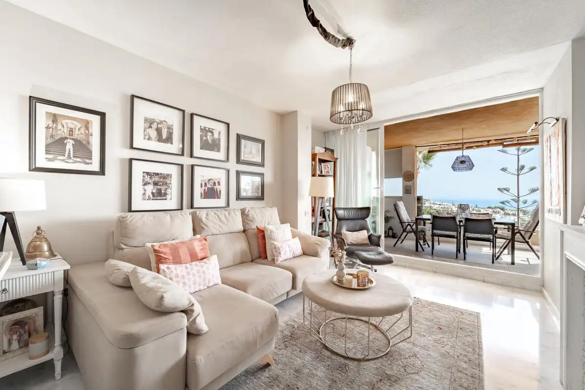 Sala d'estar de Planta baixa en venda en Marbella amb Aire condicionat, Calefacció i Jardí privat