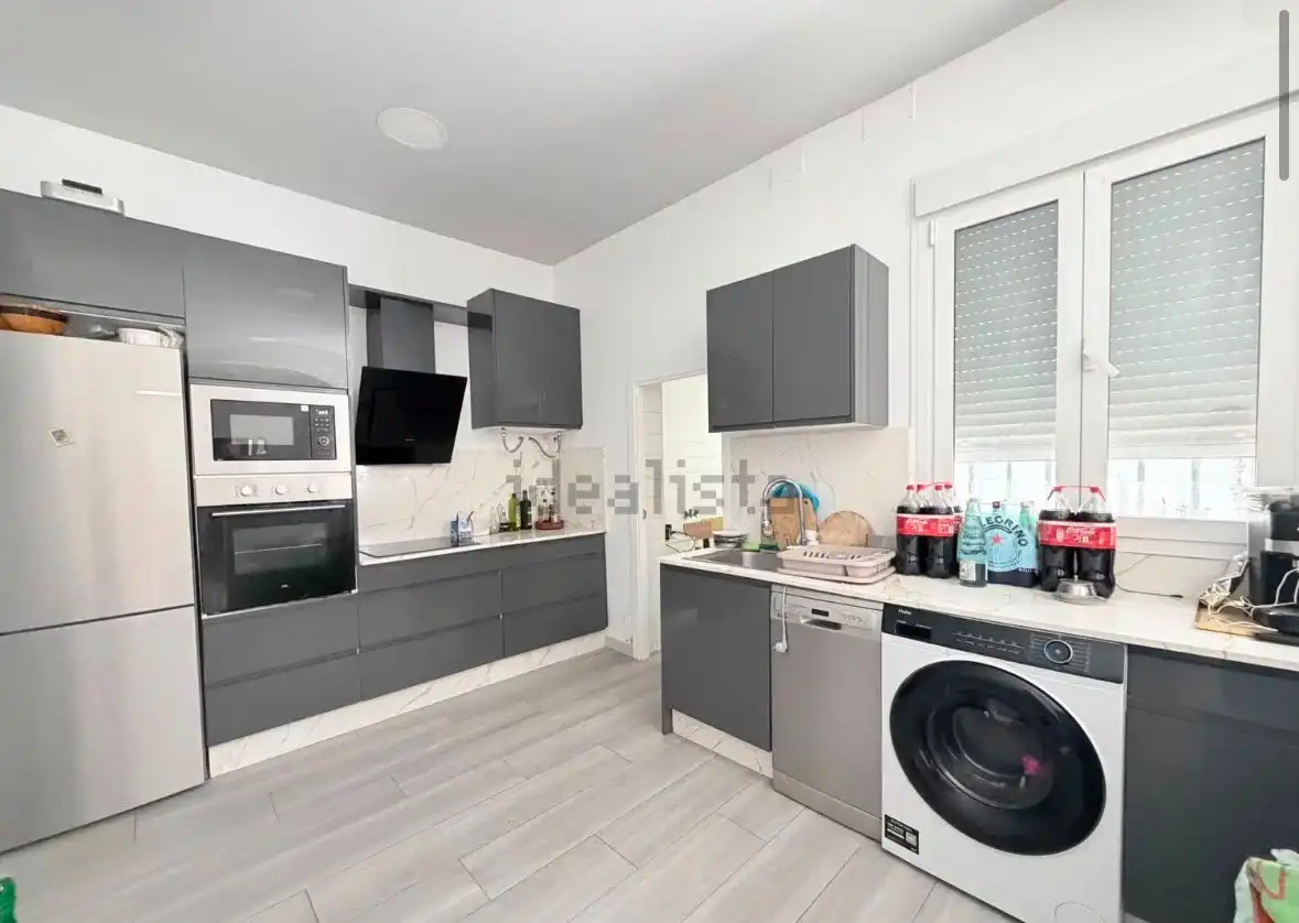 Kitchen of Houses for sale in Sevilla  with Air Conditioner, Private garden and Terrace
