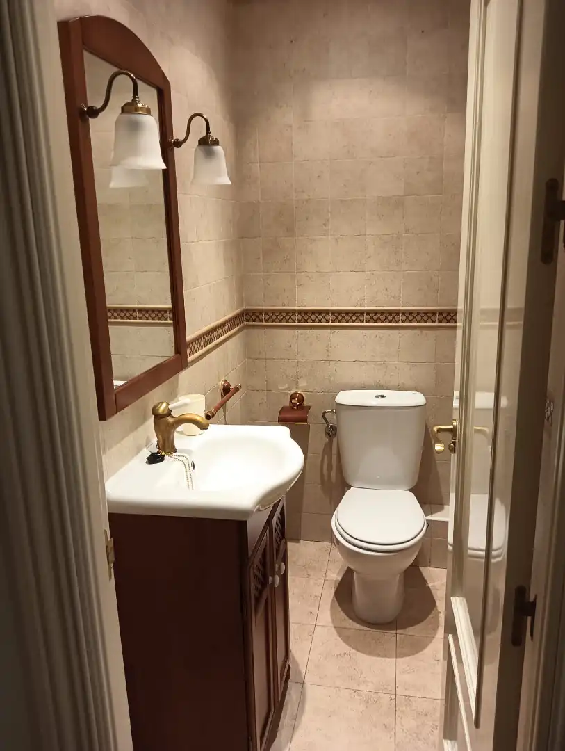 Bathroom of Flat for rent in Zaidín