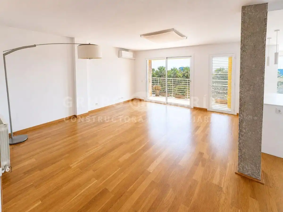 Sala de estar de Dúplex en venta en Sant Andreu de Llavaneres con Aire acondicionado, Terraza y Trastero