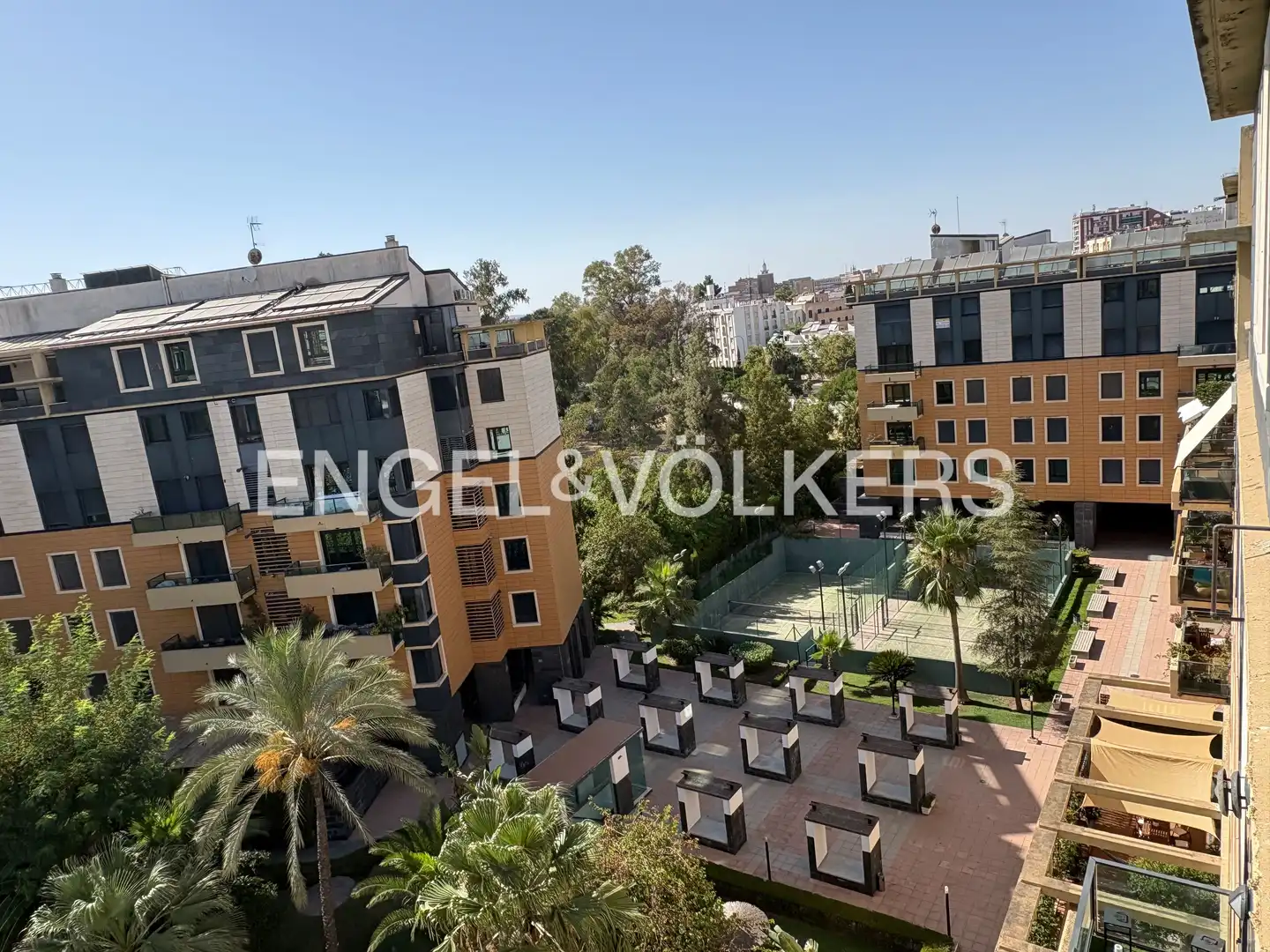 Terrace of Attic for rent in Sevilla  with Air Conditioner, Heating and Private garden
