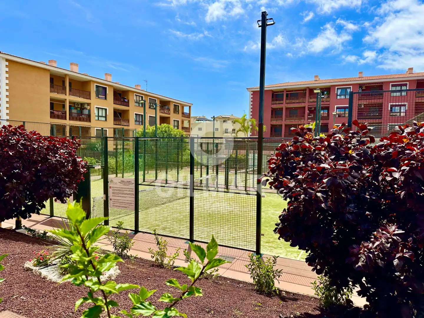 Außenansicht von Wohnung zum Verkauf in Arona mit Privatgarten, Terrasse und Abstellraum