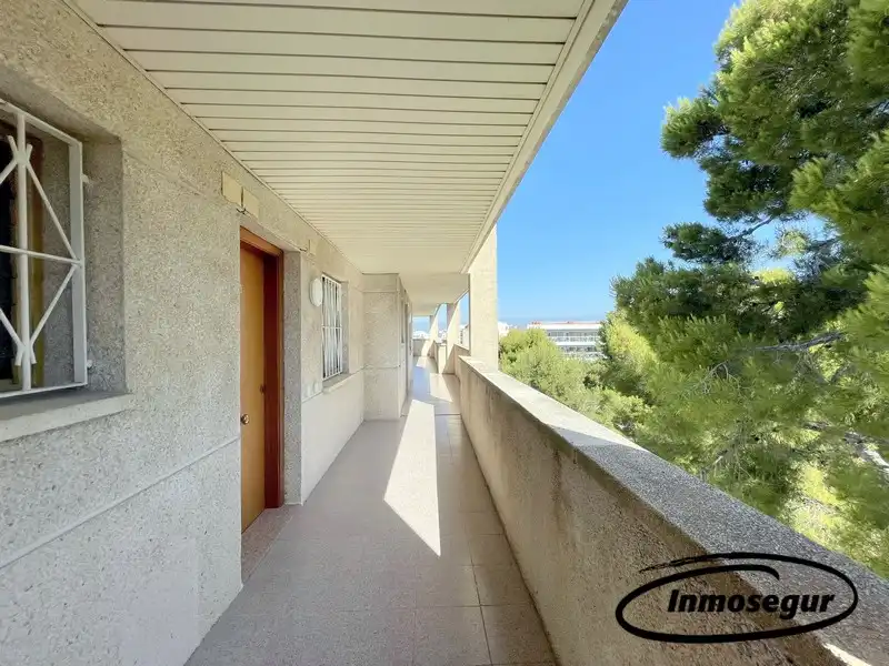 Terraza de Piso en venta en Salou con Terraza, Amueblado y Piscina comunitaria