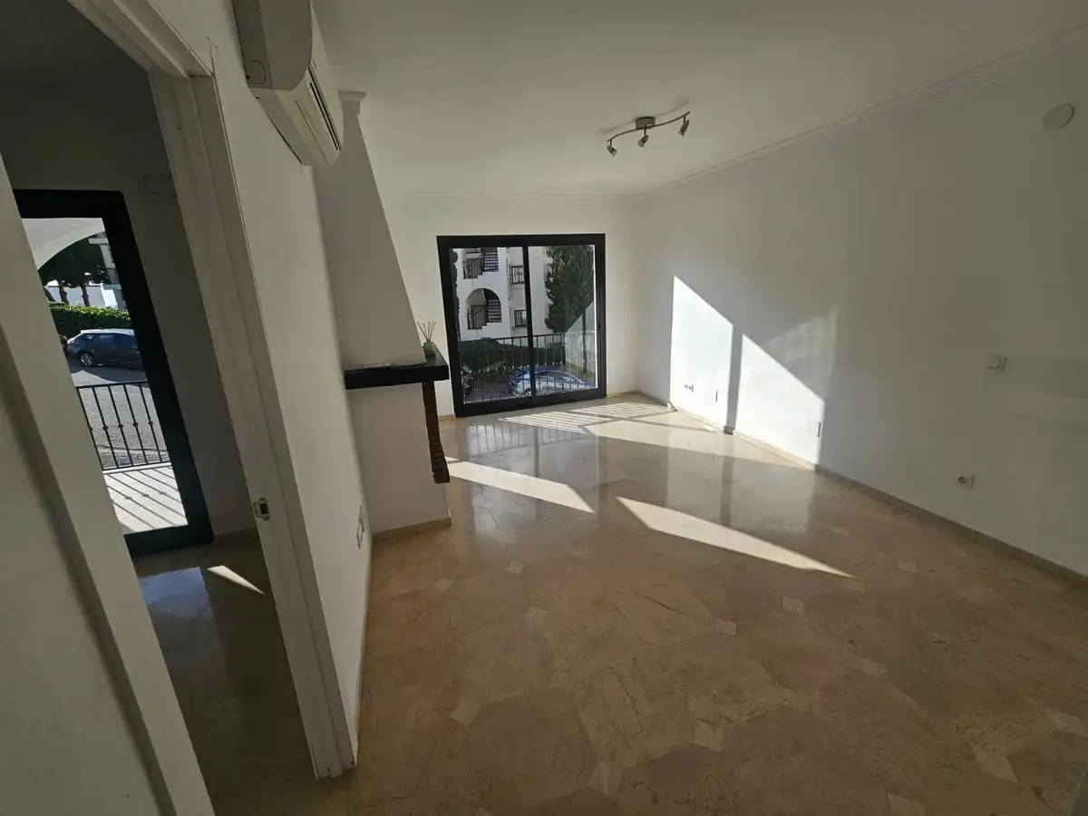 Living room of Ground floor for sale in Mijas  with Air Conditioner, Heating and Terrace