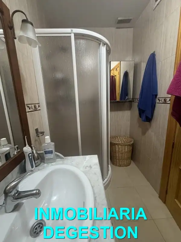 Bathroom of Flat for sale in Linares  with Air Conditioner, Heating and Furnished