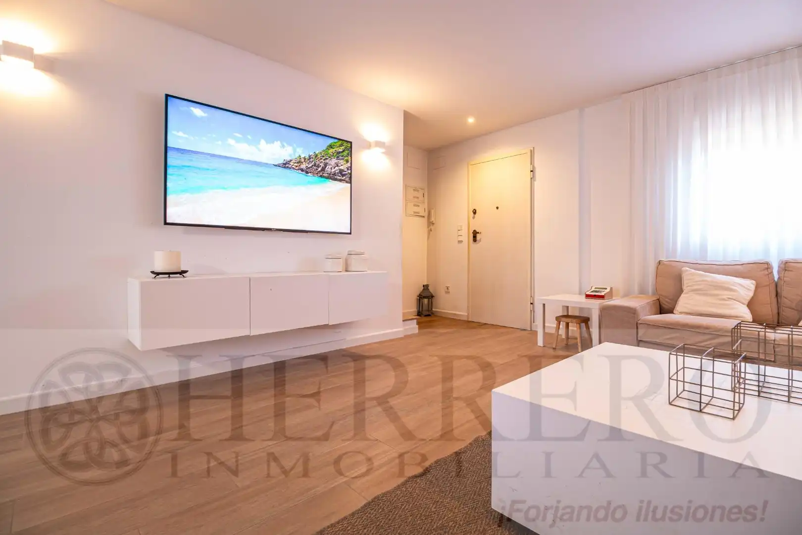 Sala d'estar de Casa adosada en venda en Almoines amb Aire condicionat, Calefacció i Jardí privat