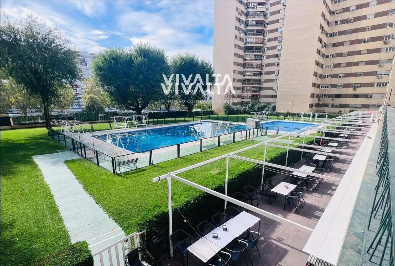 Swimming pool of Flat for sale in Madrid  with Air Conditioner, Heating and Swimming Pool