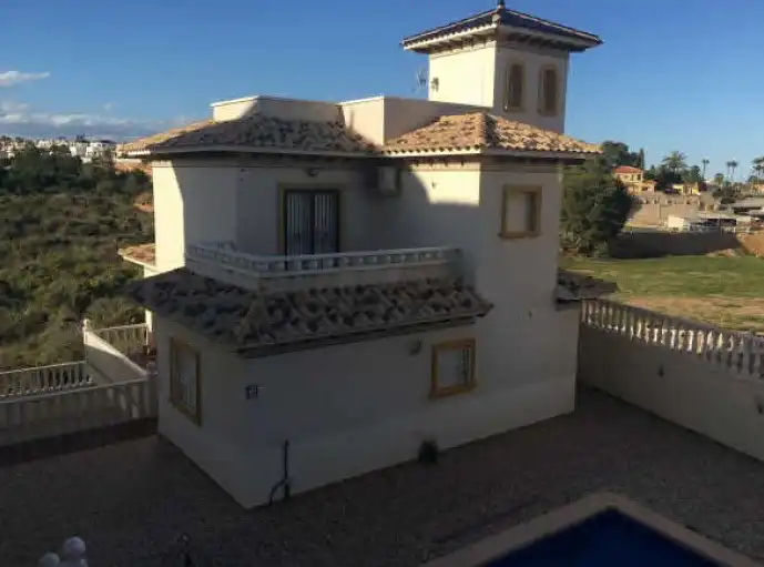 Xalet amb piscina en venda a C/ Castillo del Río