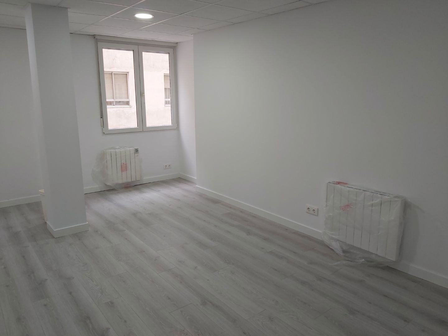 Bedroom of Office to rent in Burgos Capital  with Heating
