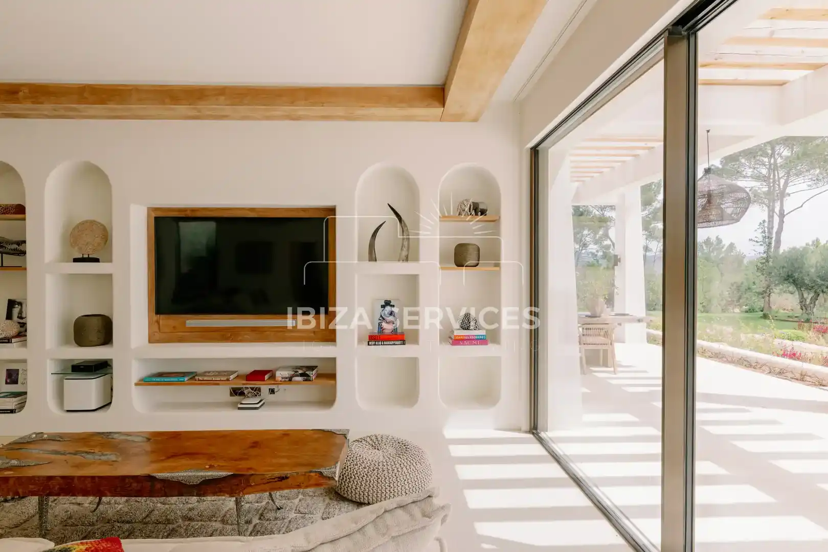 Wohnzimmer von Haus oder Chalet zum Verkauf in Santa Eulària des Riu mit Klimaanlage und Schwimmbad