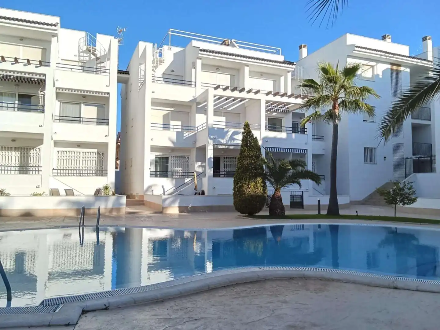 Vista exterior de Apartament en venda en Torrevieja amb Aire condicionat, Calefacció i Terrassa