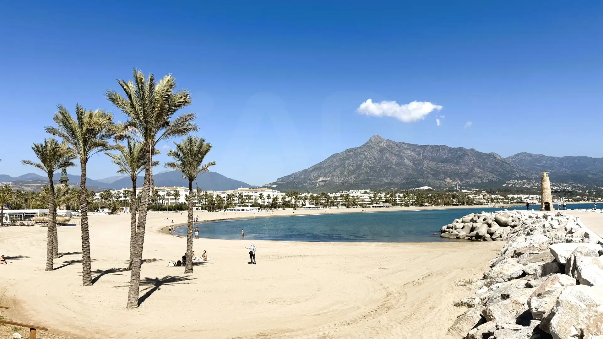 Exterior view of Flat for sale in Marbella  with Air Conditioner and Terrace