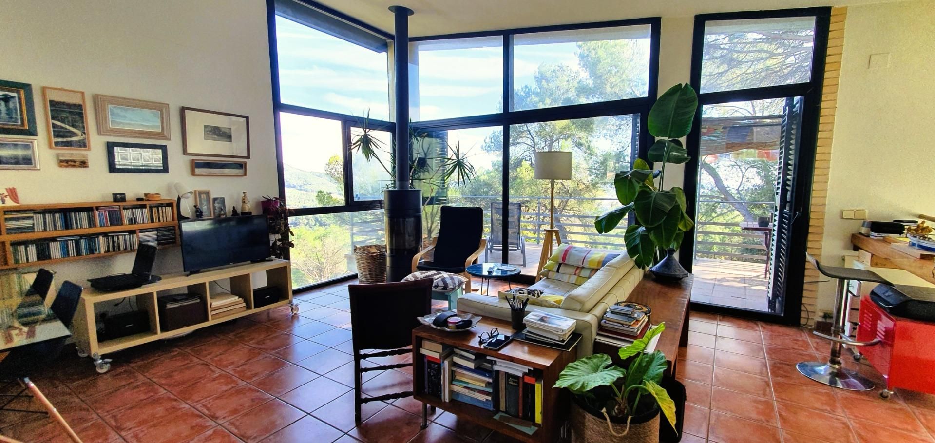 Sala d'estar de Casa o xalet en venda en Castellar del Vallès amb Calefacció, Jardí privat i Terrassa