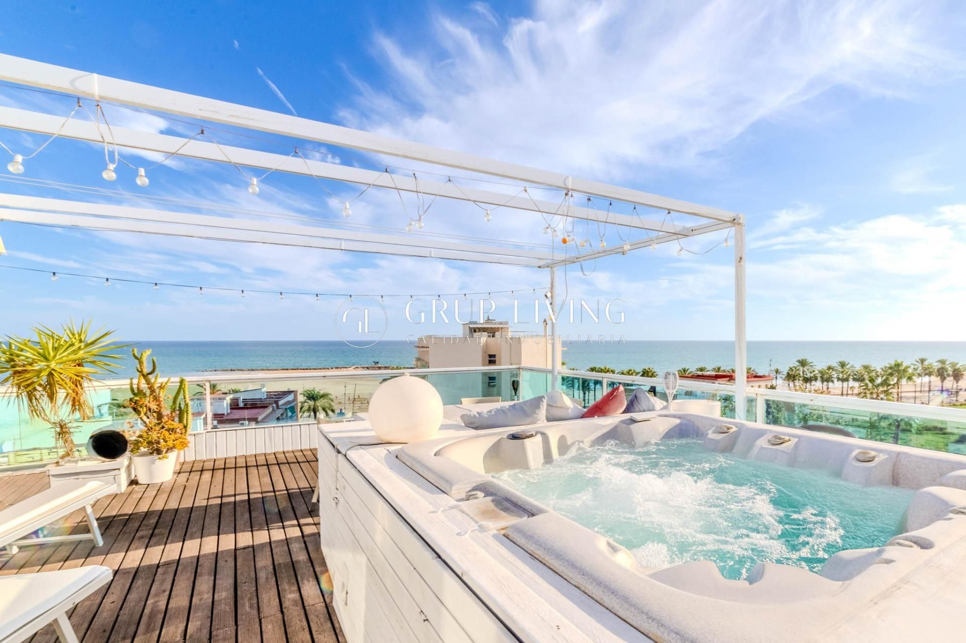 Terrace of Flat for sale in Vilanova i la Geltrú  with Private garden, Terrace and Jacuzzi