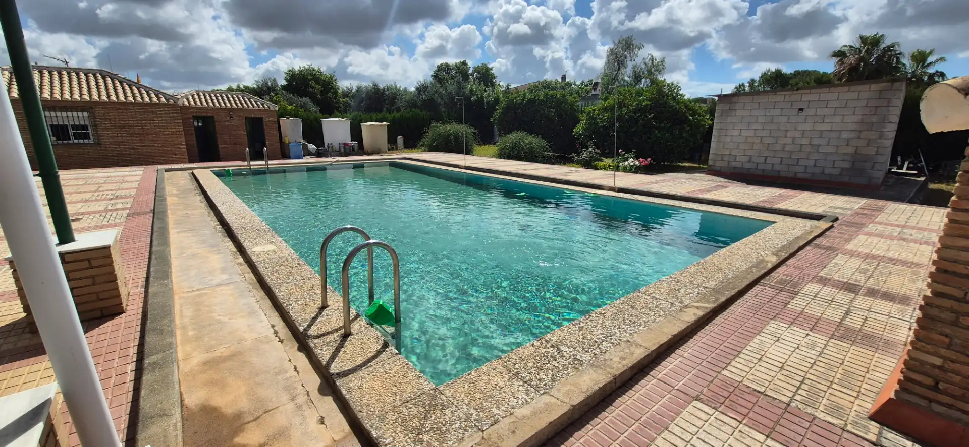 Piscina de Casa o chalet en venta en Carmona con Aire acondicionado, Calefacción y Jardín privado