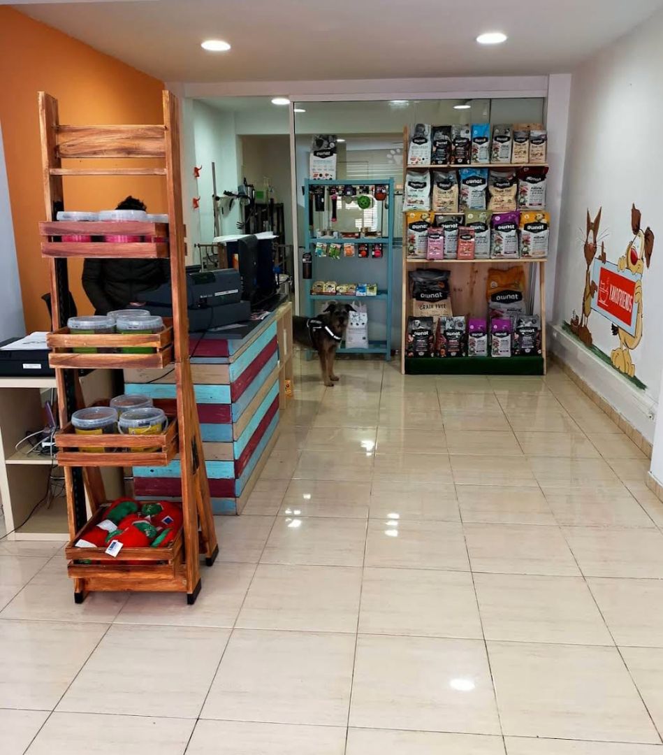 Local de alquiler en Carrer de Cifuentes, 12, El Carmel, Horta - Guinardó