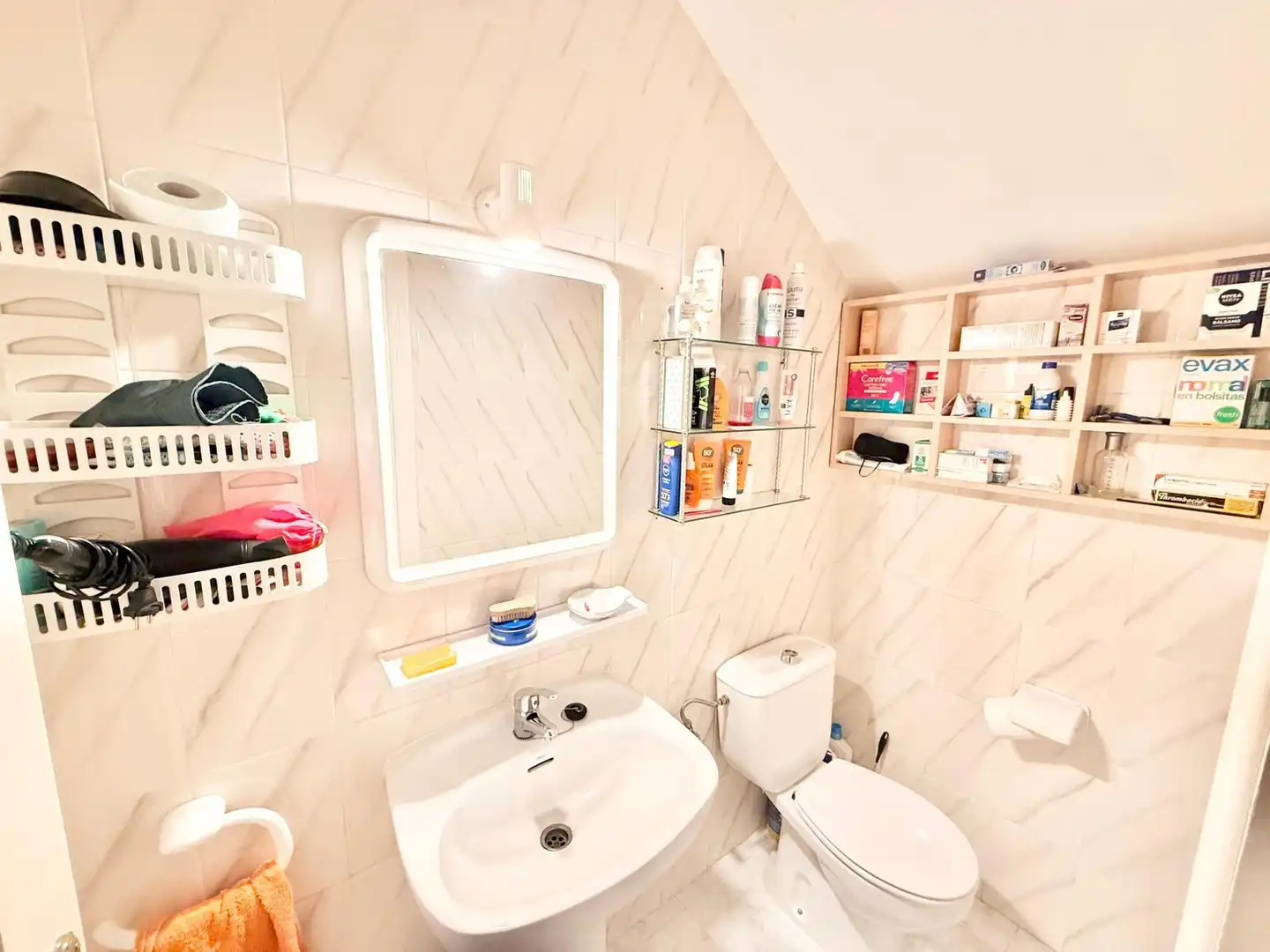 Baño de Casa adosada en venta en Higuera de las Dueñas con Calefacción, Jardín privado y Terraza
