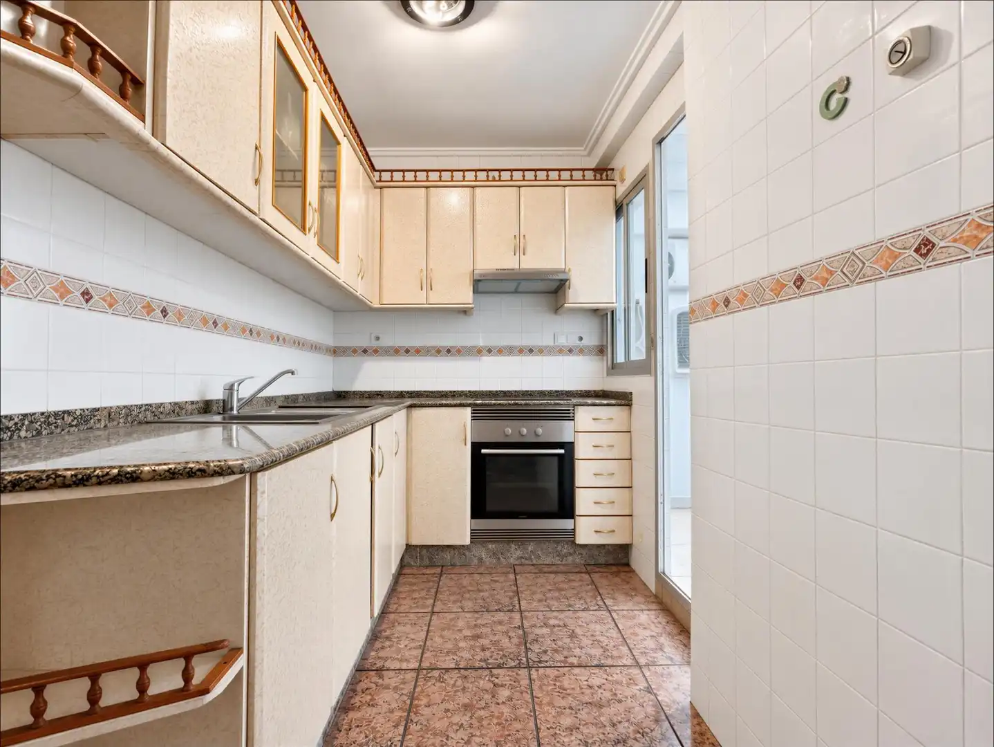 Erdgeschosswohnung mit Aufzug zum Verkauf in Casco Antiguo