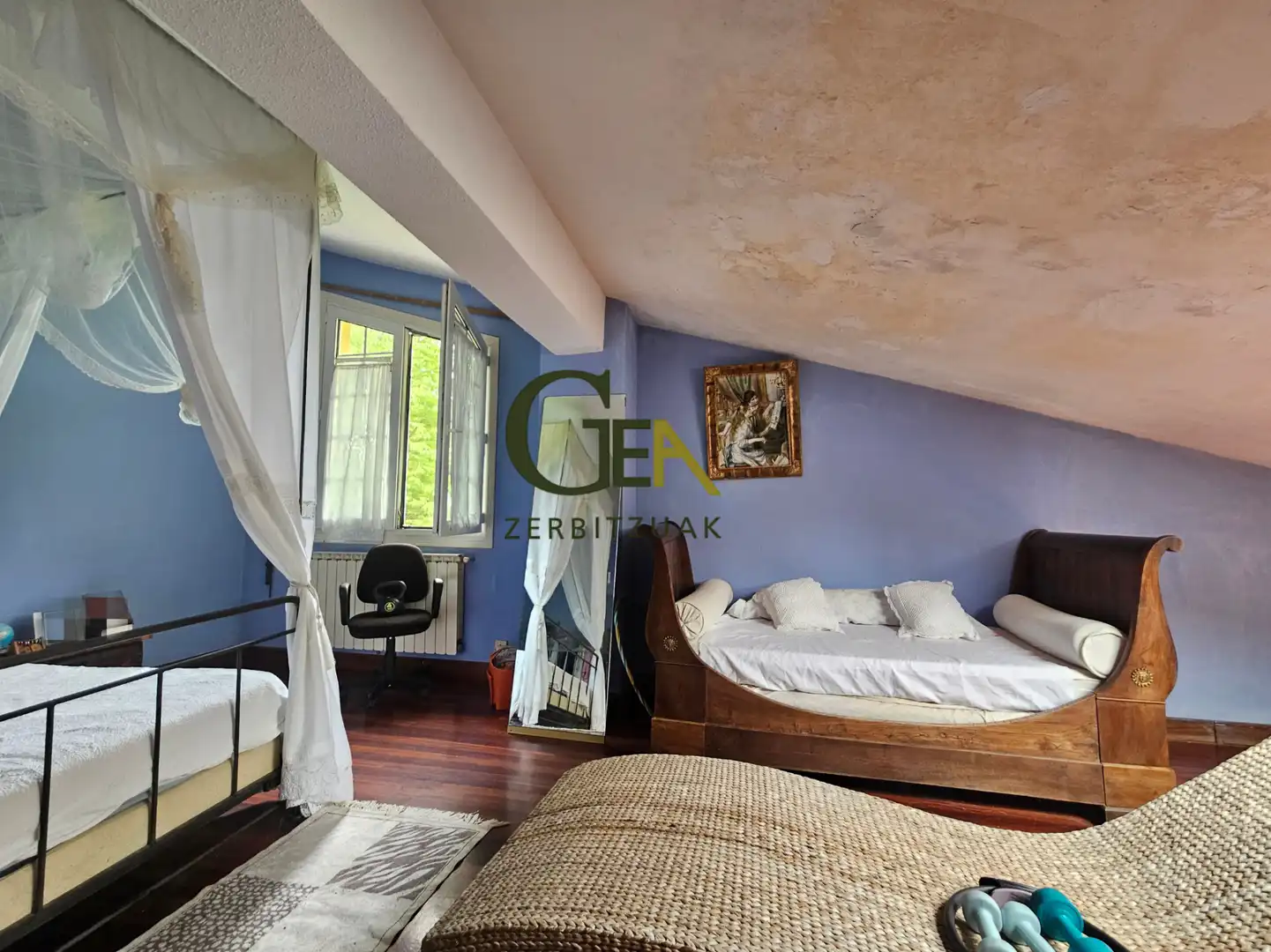 Schlafzimmer von Einfamilien-Reihenhaus zum Verkauf in Alkiza mit Heizung, Privatgarten und Terrasse